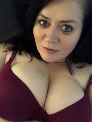 Nasria outcall escorts in Lawrenceburg Tennessee